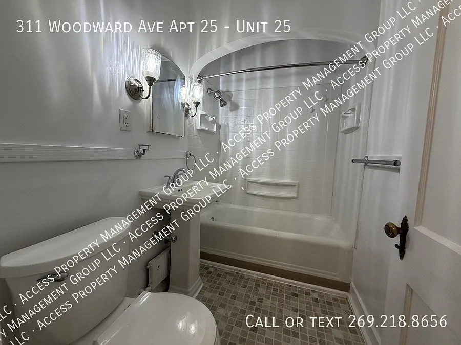Large 1BR unit for rent on Woodward! — Photo 3