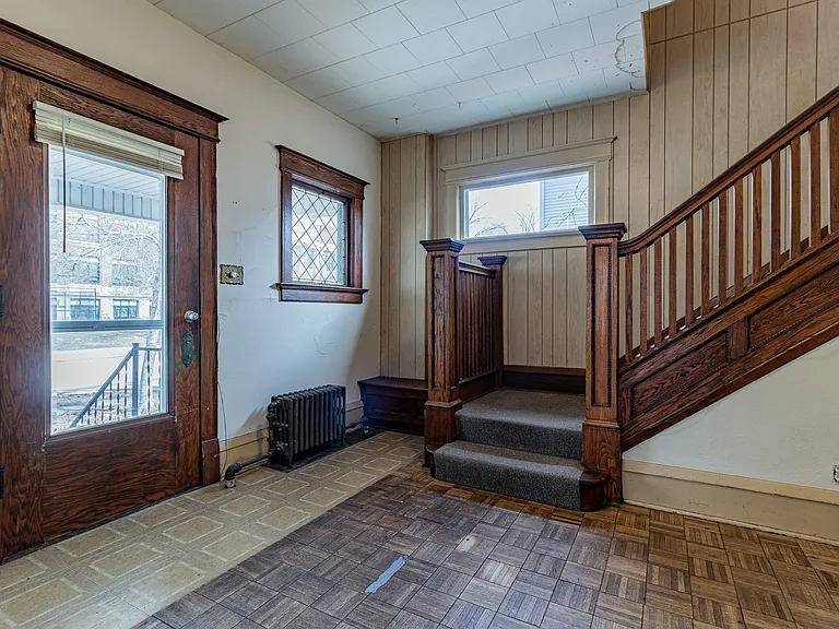 311 W Green St — Photo 5