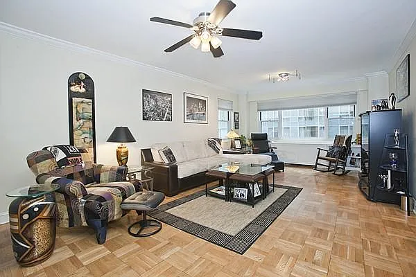 Sold by R New York | media 19