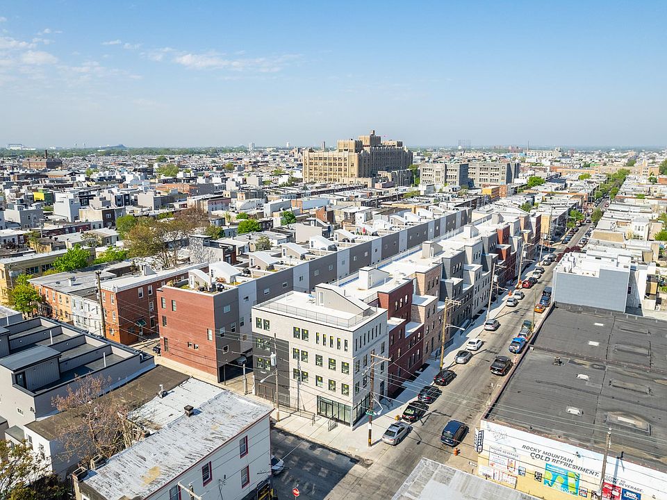 2nd image of 600 Moore St #102
