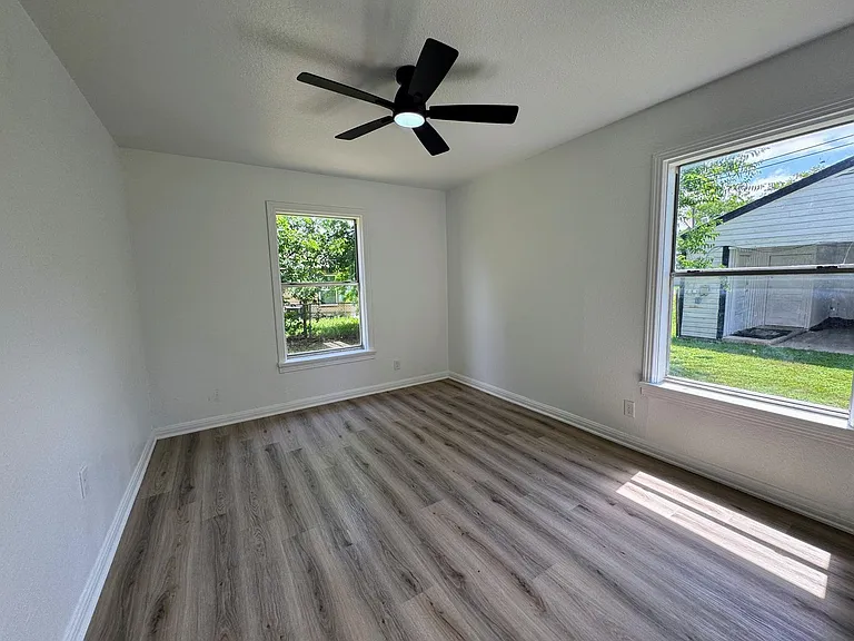 2723 Terrace Dr #2725 — Photo 9