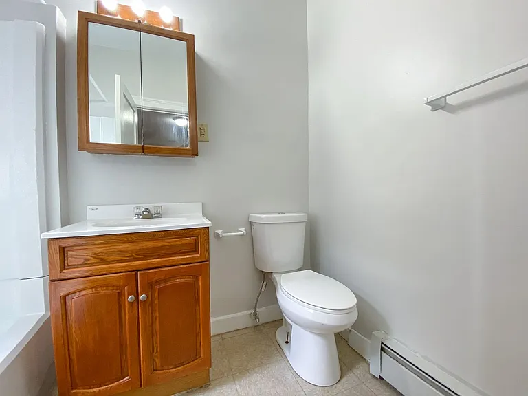 291 Buckingham St / Luca Investments LLC — Photo 44