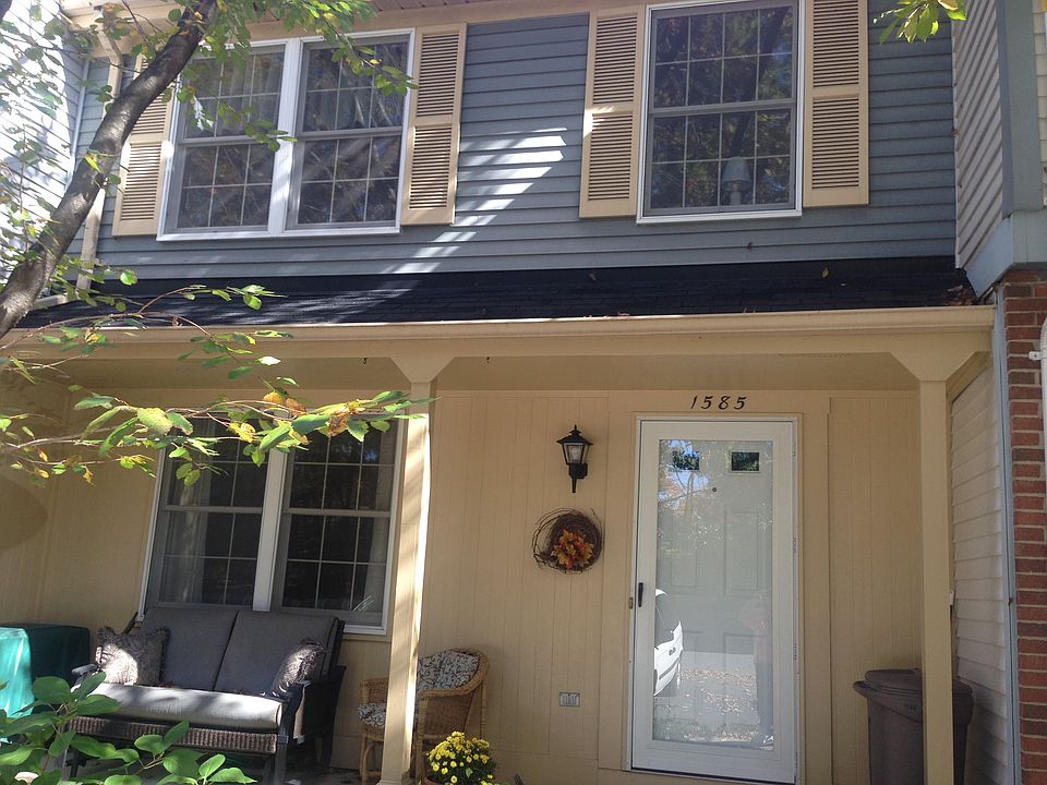 2nd image of 1585 Bennington Woods Ct