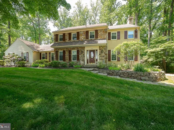 3303 Greene Countrie Dr, Newtown Square, PA 19073