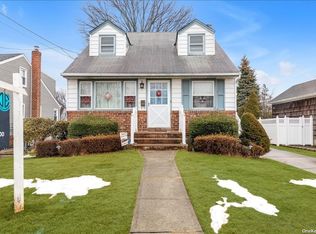 1443 Rhode Ave, Merrick, NY 11566