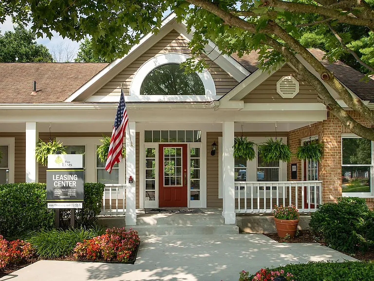 Elms Kingstowne — Photo 19
