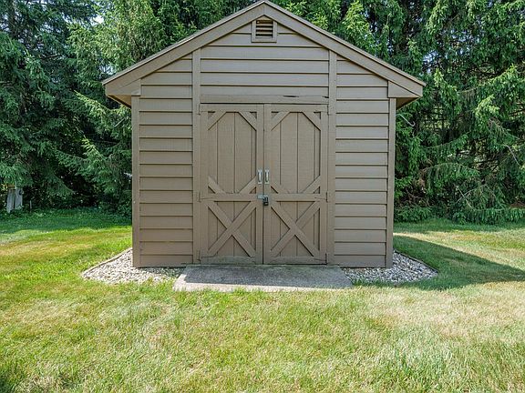 5th image of 5005 Waterbury Ct