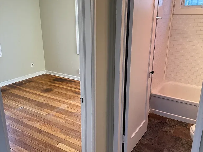 110 Margaret St #A — Photo 12