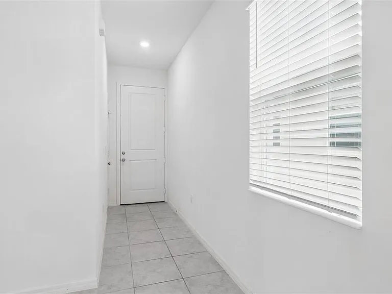 1187 Papaya Cir — Photo 5