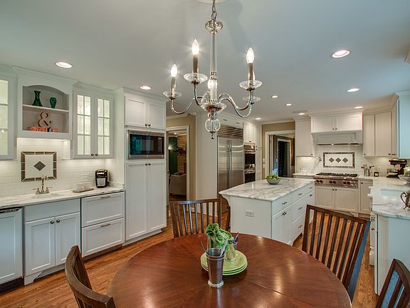 $100k+ Chef's kitchen.