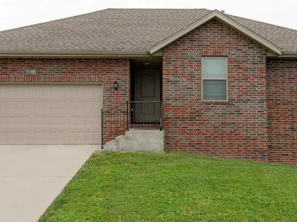 1702 N Hoover Drive, Ozark, MO 65721