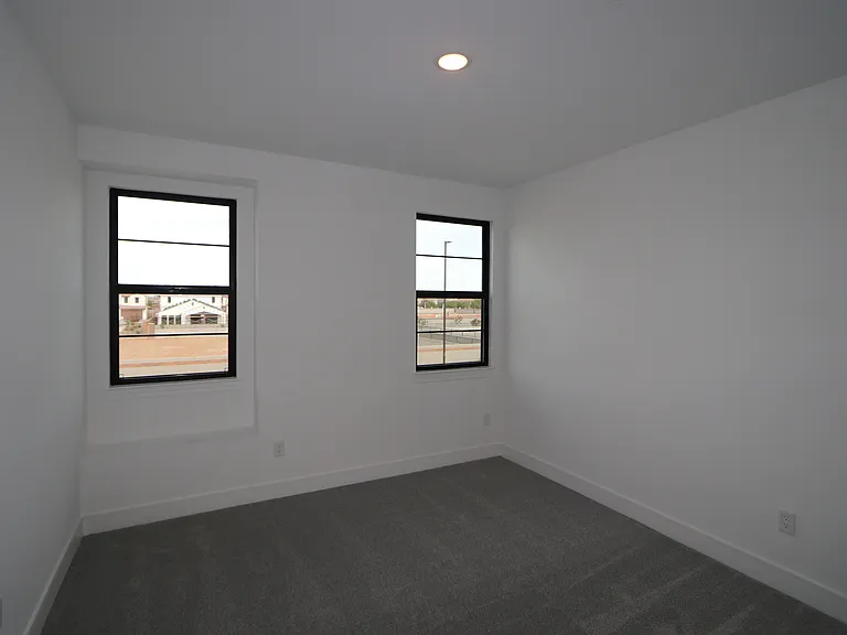 1063 E Zion Way — Photo 22