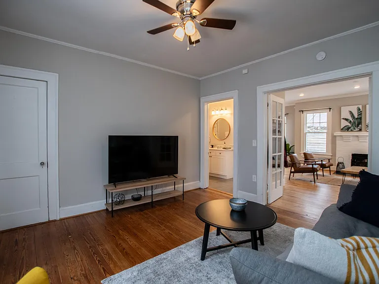 703 Erin Ave SW — Photo 36
