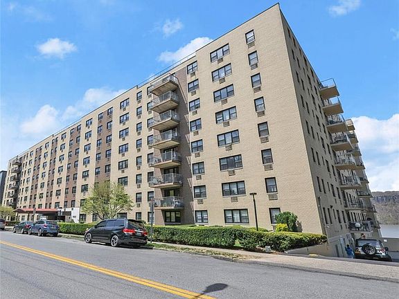 2nd image of 1085 Warburton Ave APT 218