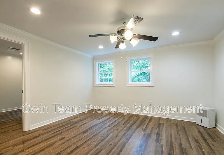 4932 Rock Haven Dr — Photo 7