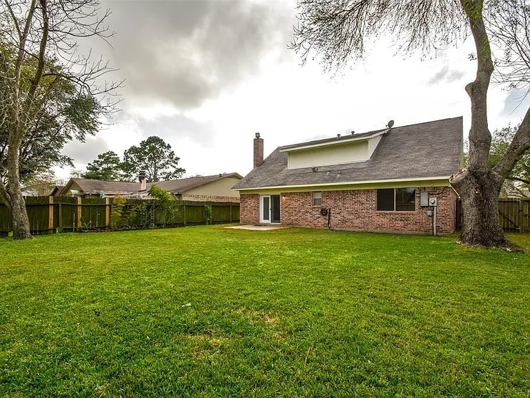 2110 Whiteback Dr — Photo 37
