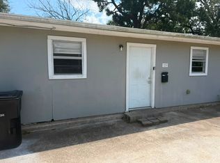 709 N 9th St #1, Nederland, TX 77627