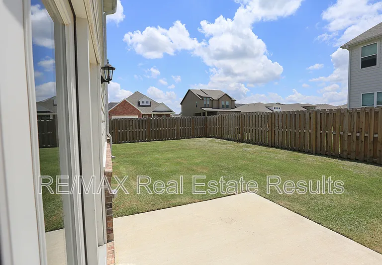 2011 Wildflower Dr — Photo 5