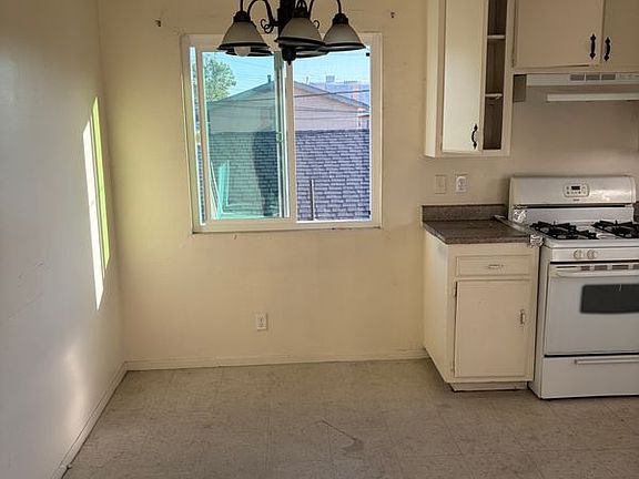 3rd image of 12030 Pine St #5