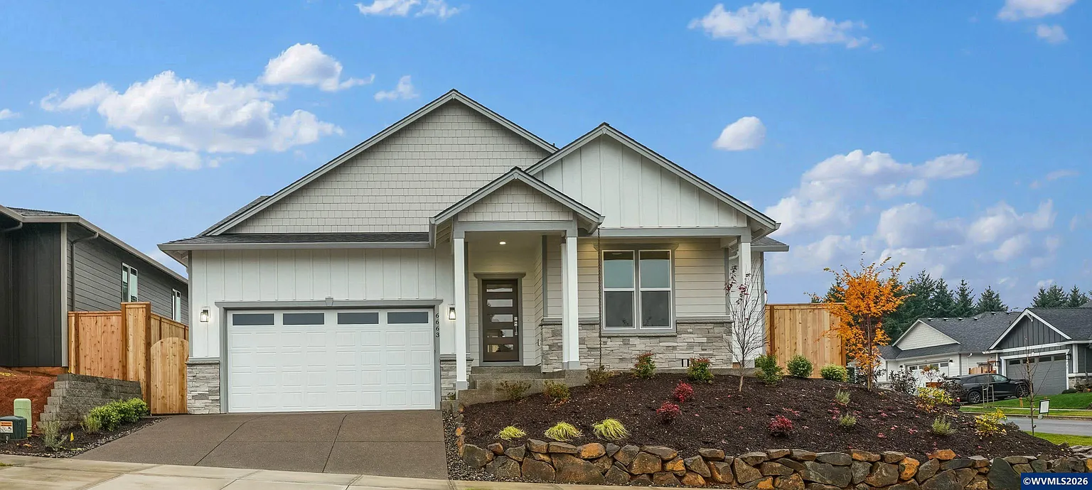 6716 Naomi Danielle St SE photo 1