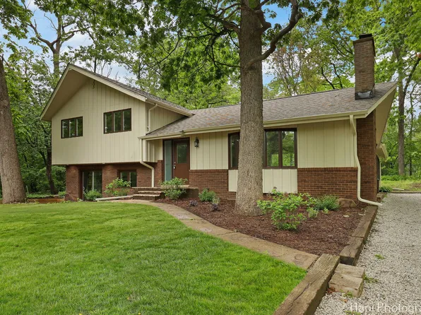 26660 W Sycamore Rd, Antioch, IL 60002