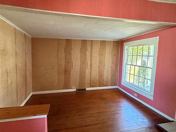 5th image of 117 Buffalo Ave NW