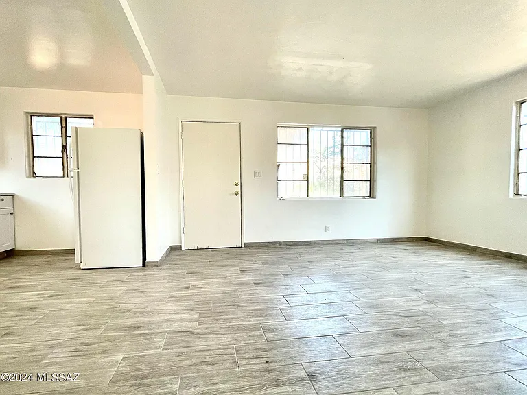 3830 E 2nd St #8 — Photo 10