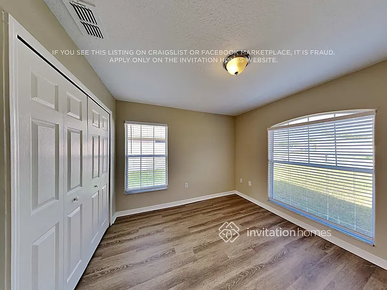 327 Huron Dr — Photo 14