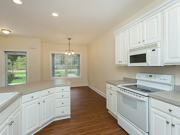 2nd image of 324 Ballston Ave APT 2