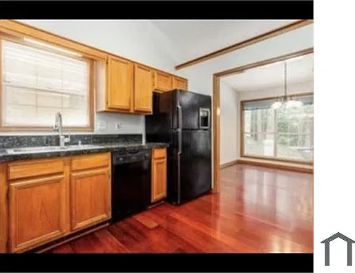 3 bed, 1786 sqft, $2,450 — Photo 4