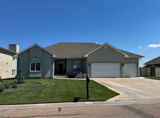 2236 Canterbury Ln, Great Bend, KS 67530