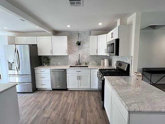 3rd image of 3076 Los Robles Rd #A