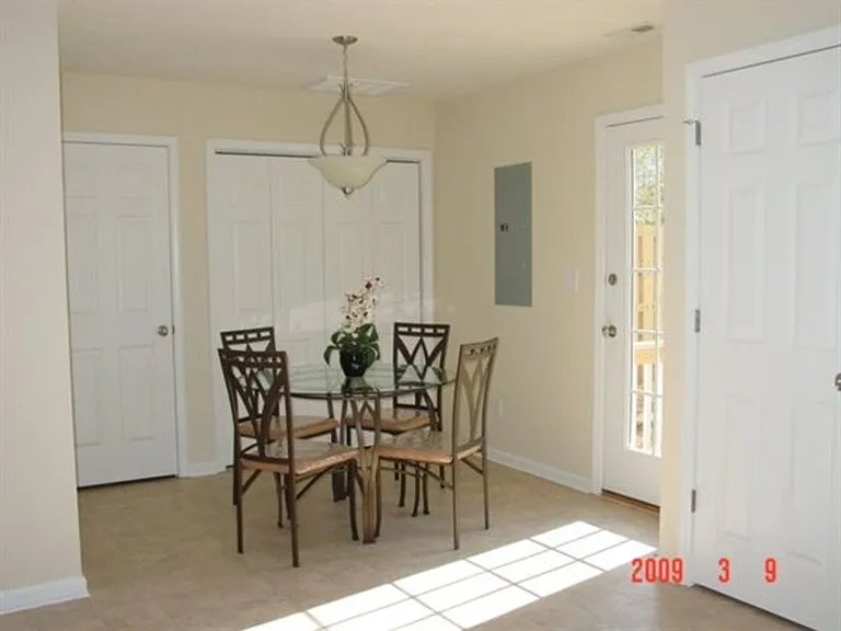 106 Stadiem Dr — Photo 6