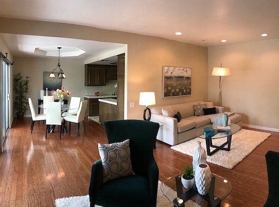 2nd image of 14348 Burbank Blvd APT 6
