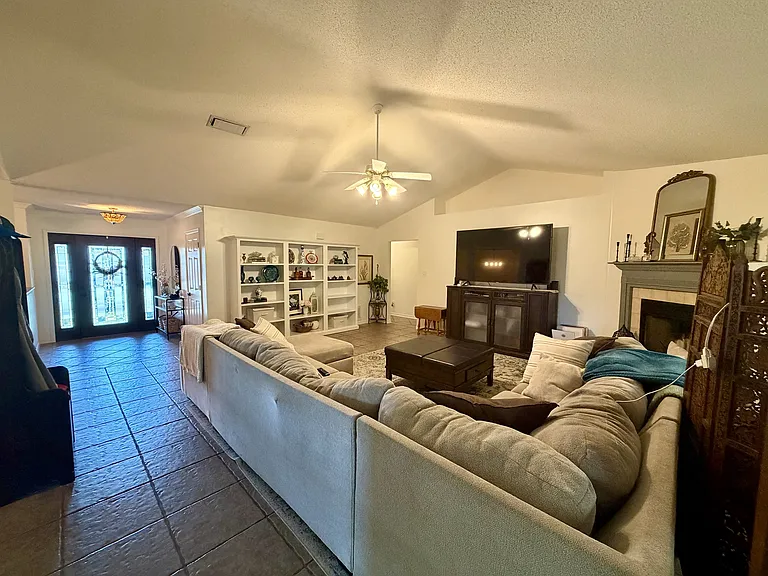 3406 Hermitage Ct — Photo 15
