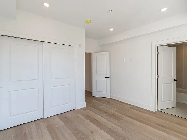 5900 Germantown (The Premiere) — Photo 53