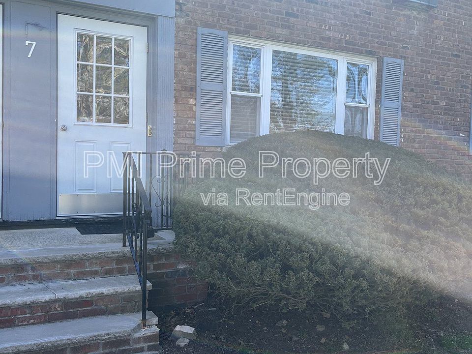 1st image of 7 Wedgewood Dr APT 100