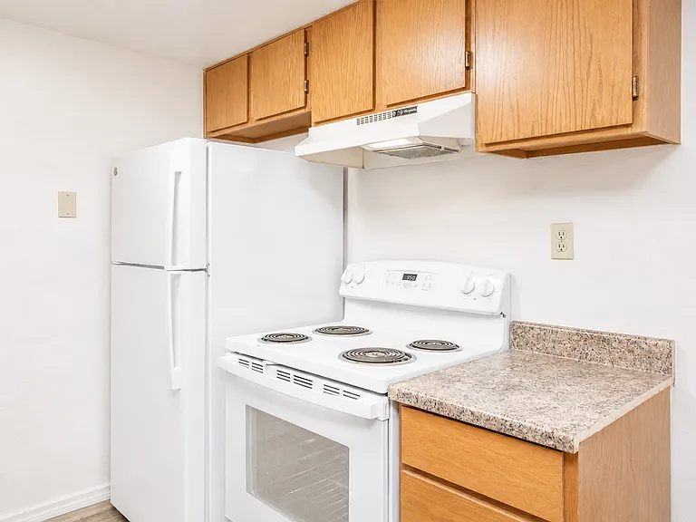 Riverbend Apartments — Photo 31