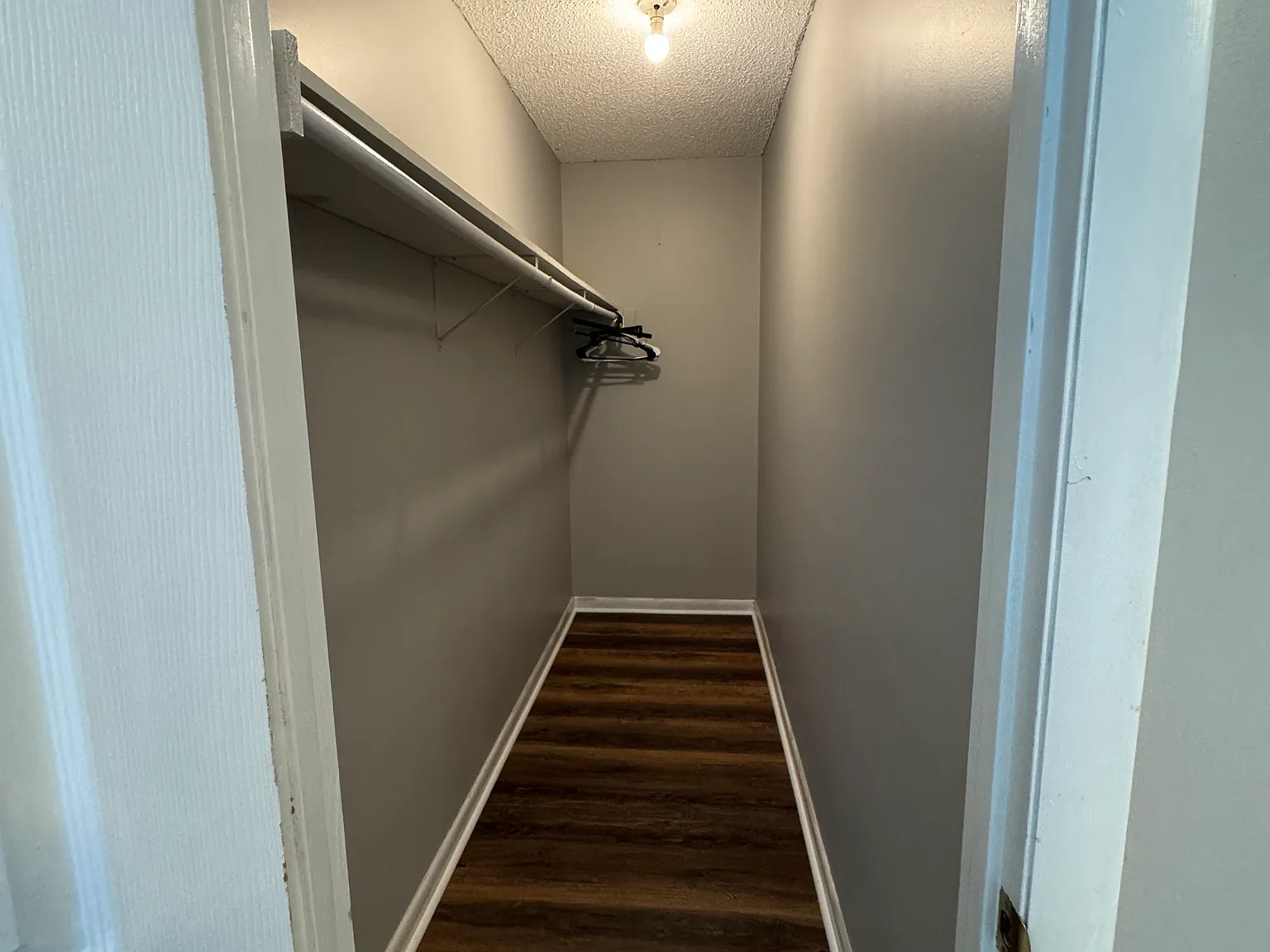3 bed, 1.5 bath, 1450 sqft, $1,500 — Photo 2