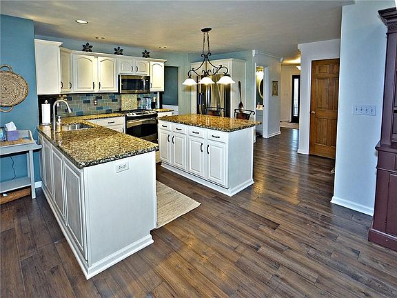 2nd image of 100 Saddlebrook Dr