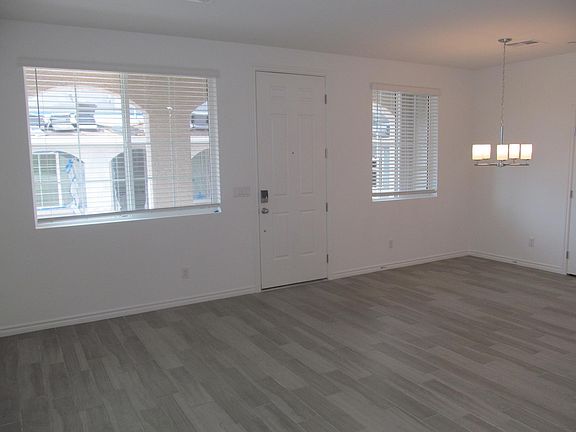 4th image of 20 Barbara Ln #71
