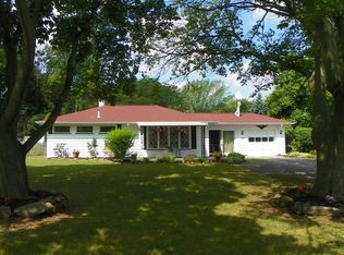 243 Barcrest Dr, Rochester, NY 14616