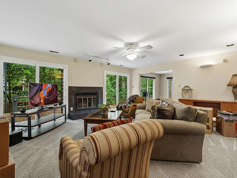 3628 Carlisle Dr — Photo 18
