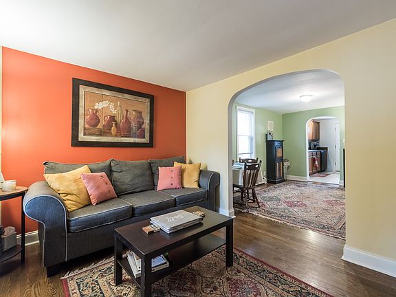 3rd image of 547 Vanderslice St