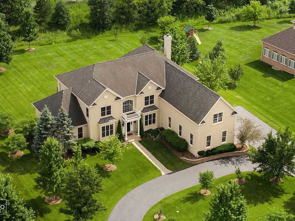 1st image of 23 Wood Oaks Dr