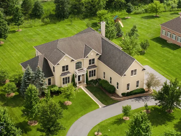 23 Wood Oaks Dr, South Barrington, IL 60010
