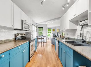 908 Brock Ave #201, Langford, BC V9B3C6