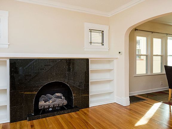 3rd image of 1157 S Harvey Ave