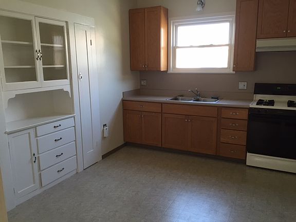 2nd image of 573 Tamarack Ln