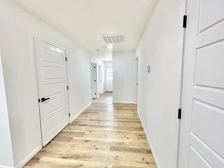 316-318 S Market St #2 — Photo 7